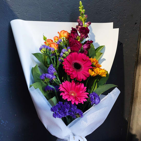 Daily Bouquet — Spray Roses, Gerbera & Refined Elegance - Standard
