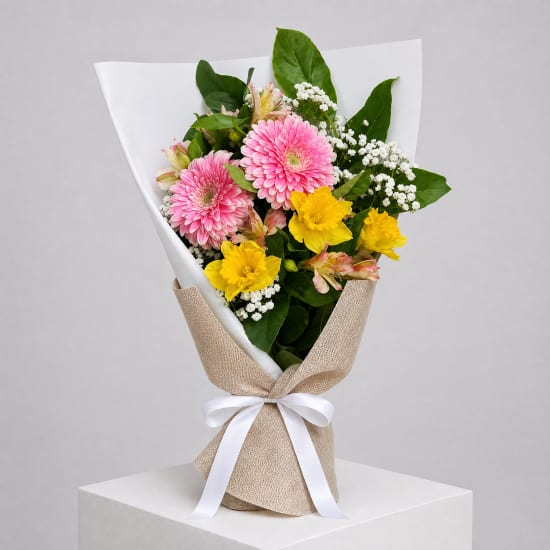 Daily Bouquet - Pink gerberas and sunny charm - Standard