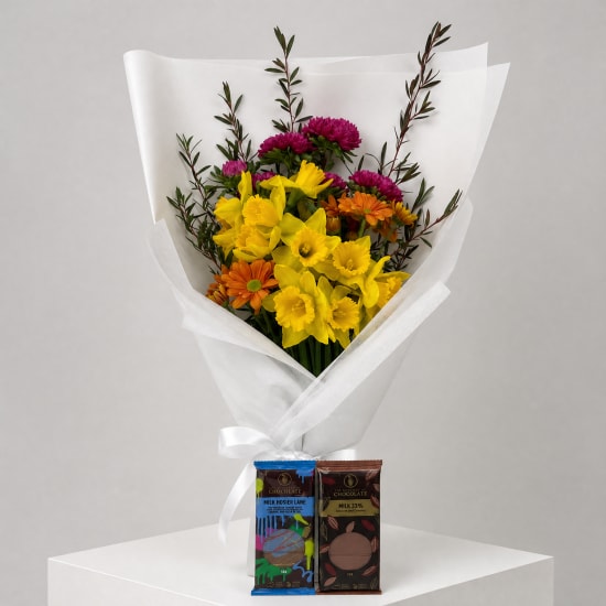Daily Bouquet - Daffodil Disco and Pink Sparks - Standard