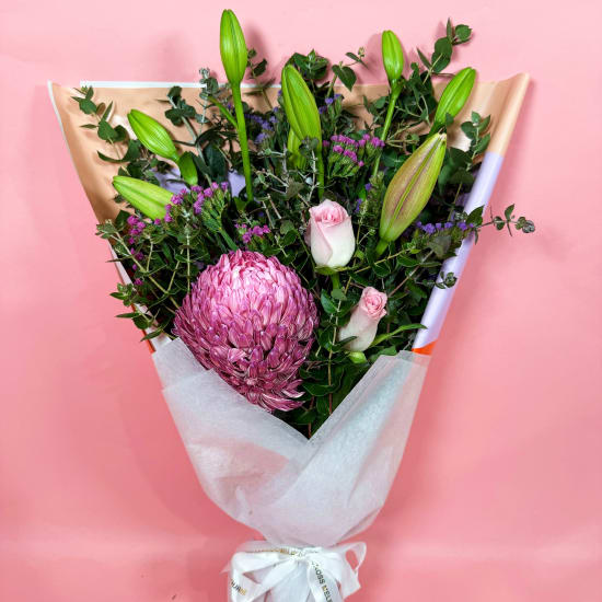 Daily Bouquet Radiant Petals of Love 🌸✨ - Standard