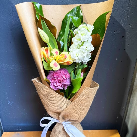 Daily Bouquet Blushing Petals of Romance - Standard