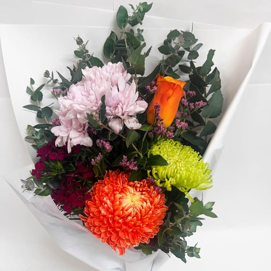 Daily Bouquet — Warmth & Elegance in Every Bloom - Standard