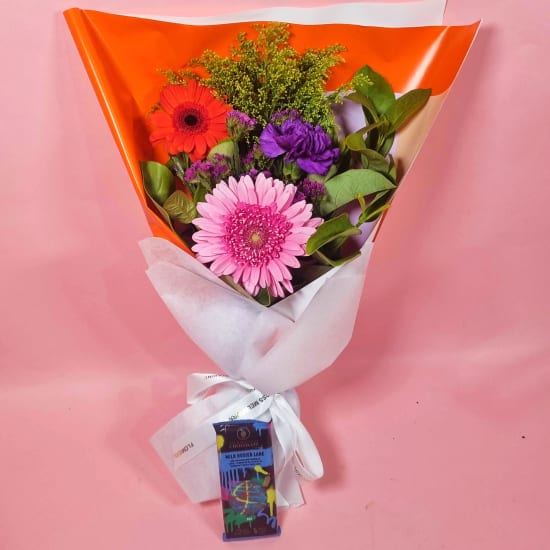 Daily Bouquet Golden Grace & Sweet Indulgence ✨🌸 - Standard