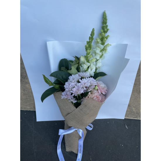Daily Bouquet - Cloud-white snaps and pink frill - Standard