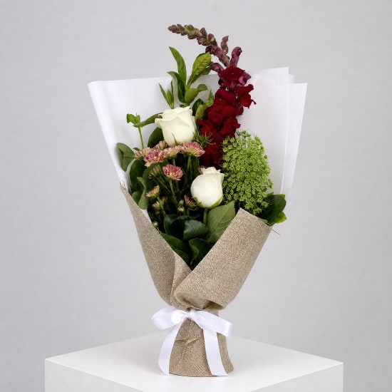 Daily Bouquet - Crimson snap and ivory garden - Standard
