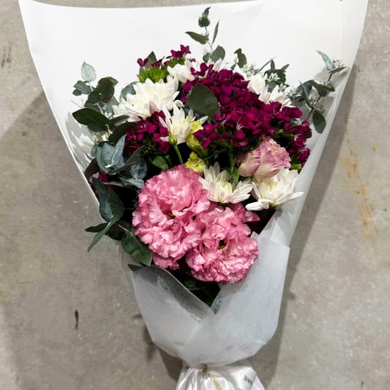 Daily Bouquet Soft Elegance Bouquet 🤍🌸✨ - Standard