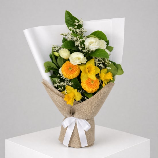 Daily Bouquet - Daffodil morning, white clouds - Standard