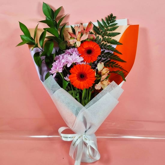 Daily Bouquet Elegant Meadow Radiance - Standard