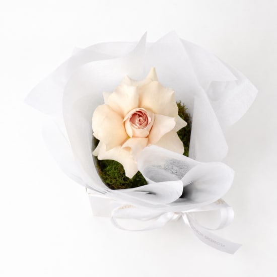Rosie Bloom – Single Rose Mini Box Arrangement - Standard (view 2 of 6)