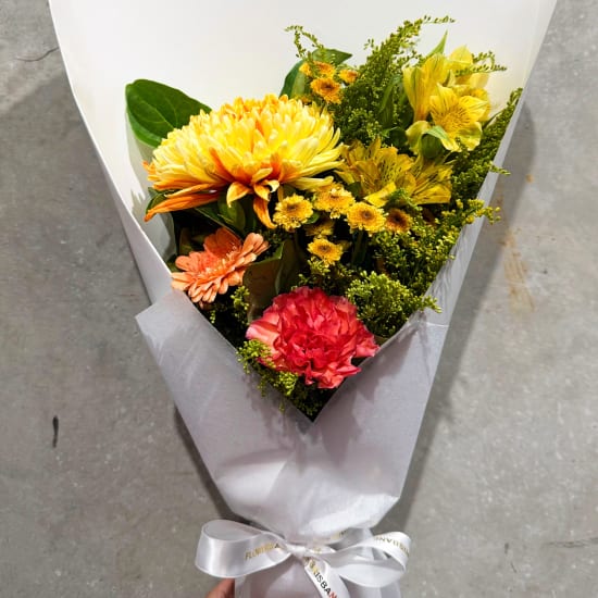 Daily Bouquet Warm Sunset Posy 🧡🌸✨ - Standard