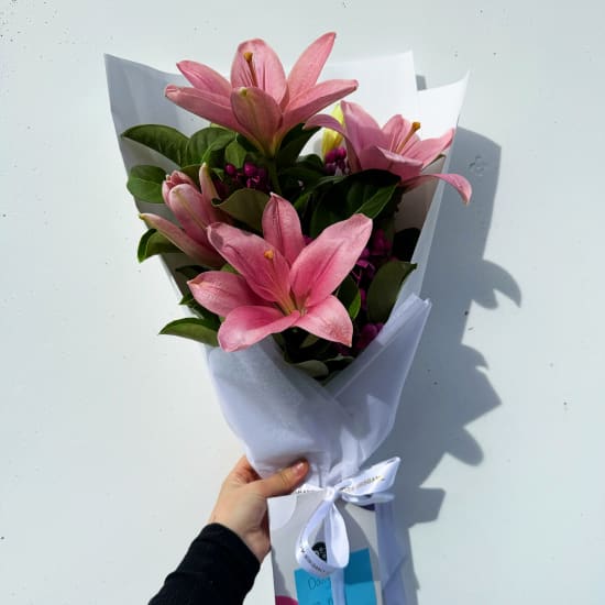 Daily Bouquet Elegant Whispers in Bloom - Standard
