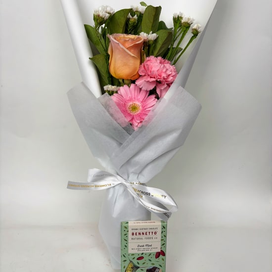 Daily Bouquet — David Austin Roses & Dark Mint Bliss - Standard