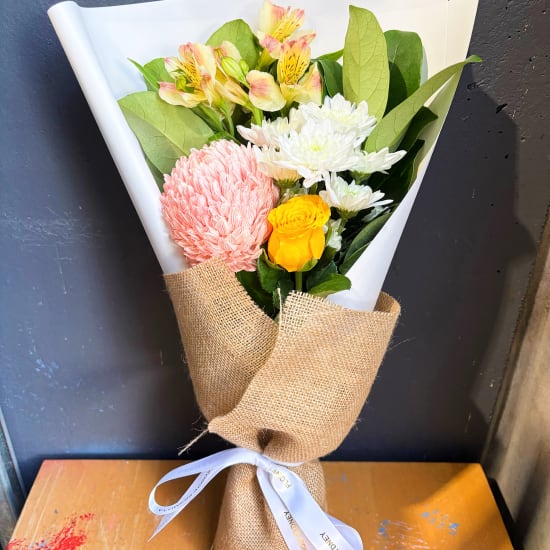 Daily Bouquet Soft Elegance in Bloom - Standard