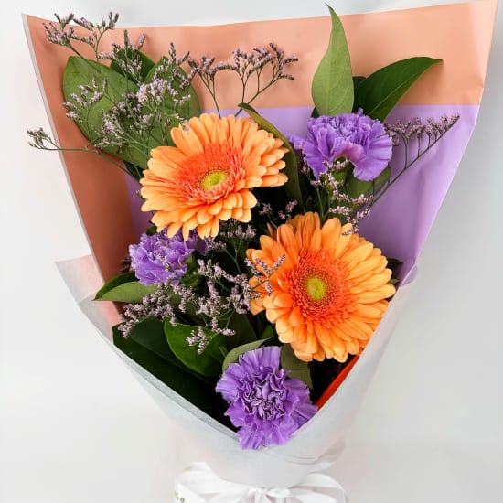 Daily Bouquet Charming Blooms, Radiant Moments - Standard