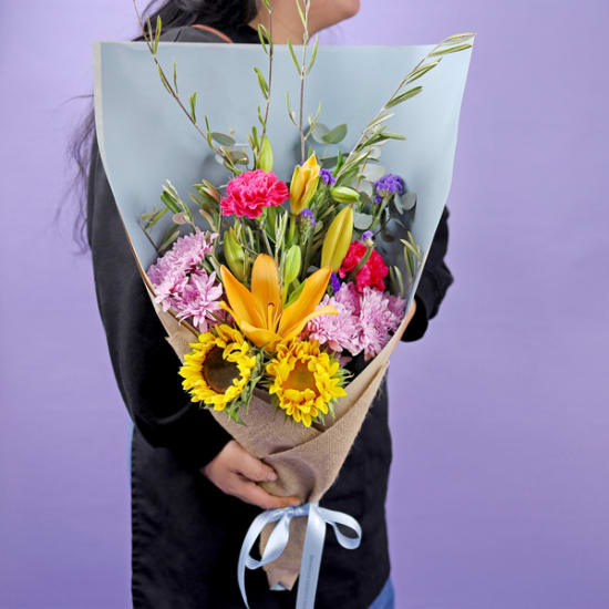 Colourwheel Bouquet - Deluxe