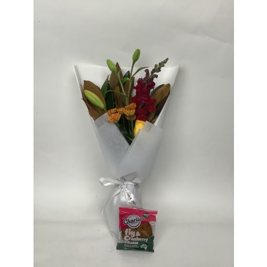 Daily Bouquet - Citrus glow and crimson flair - Standard