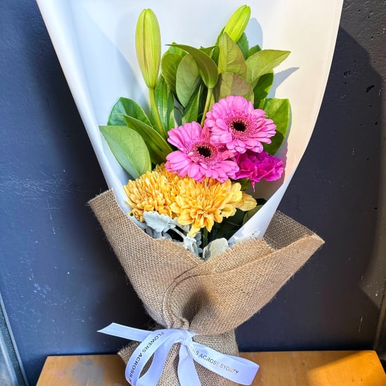 Daily Bouquet — Fall in Love with Six Blooms in Full Harmony - Standard