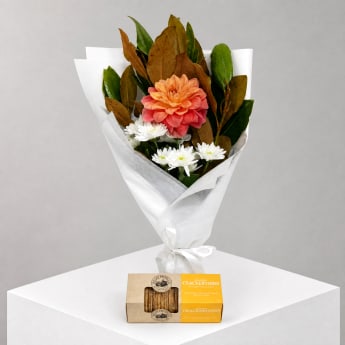 Daily Bouquet - Magnolia glow and savoury crunch