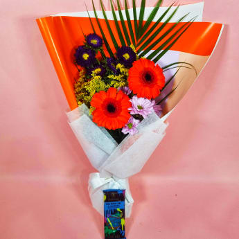 Daily Bouquet Golden Bloom Delight ✨🌼🍫