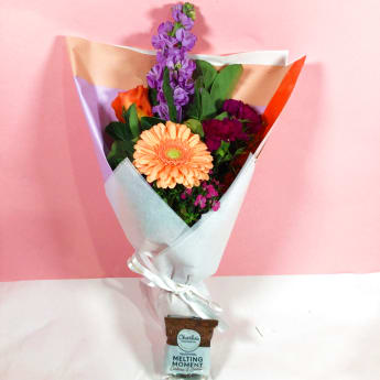 Daily Bouquet — Roses, Gerbera & Cookies and Cream Delight