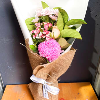 Daily Bouquet — Timeless Blooms, Heartfelt Love