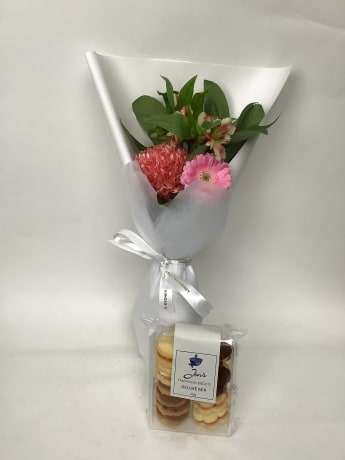 Daily Bouquet - Soft pink blooms and biscuit break