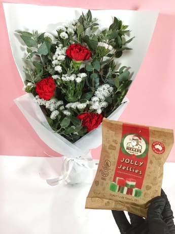 Daily Bouquet - Red ruffles and snowy sprigs