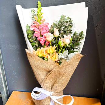 Daily Bouquet: Wrapped in Warmth & Rustic Elegance