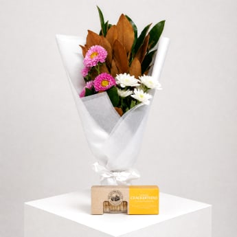 Daily Bouquet - White blooms, pink pop, savoury crunch