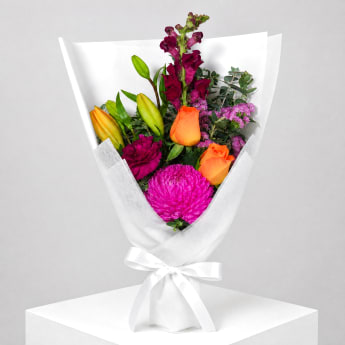 Daily Bouquet - Orange glow with pink swagger