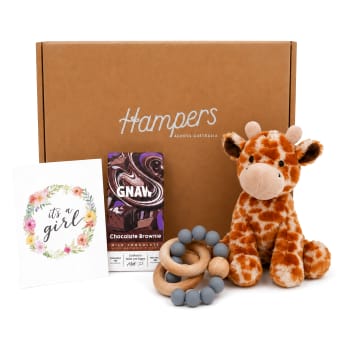 🦒🌸 Baby Girl Giraffe Cuddles Hamper 🌸🦒