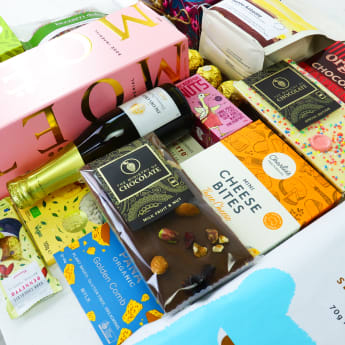 Surprise Me Hamper – Premium (With Alcohol)