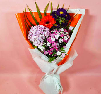 Daily Bouquet Golden Garden Glow 🌼✨🌸