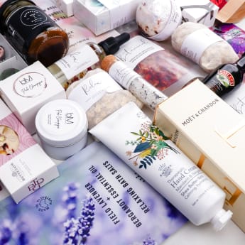 Surprise Pamper Hamper Deluxe Alcohol