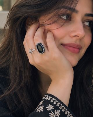 Noir Oval Statement Ring 4