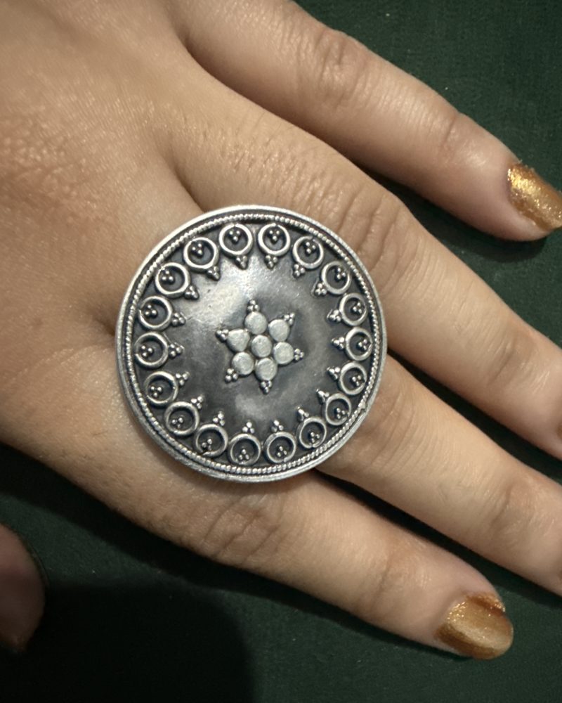 Adjustable shahi ring