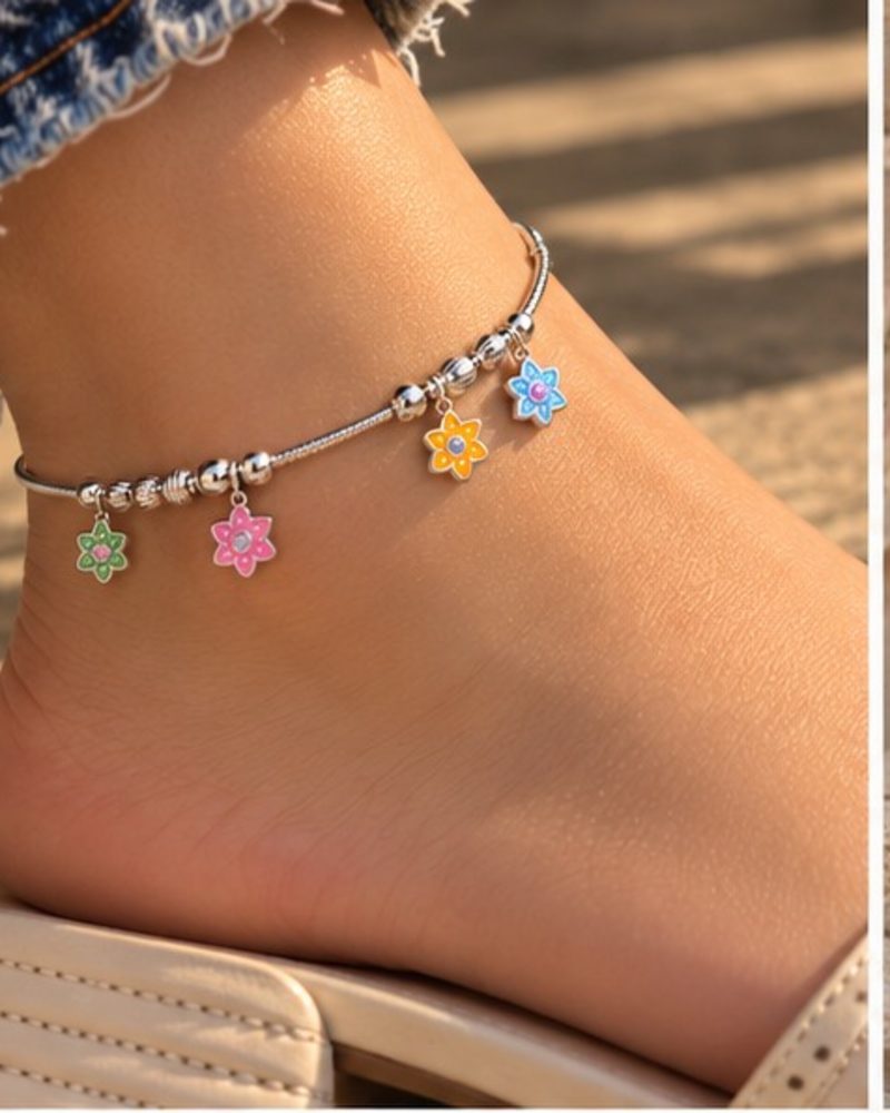 🌸 Rangreza Floral Charm Anklet
