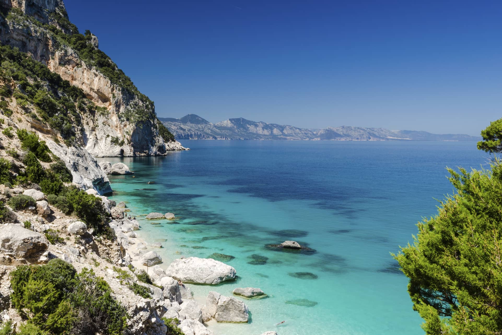 Flüge Sardinien buchen