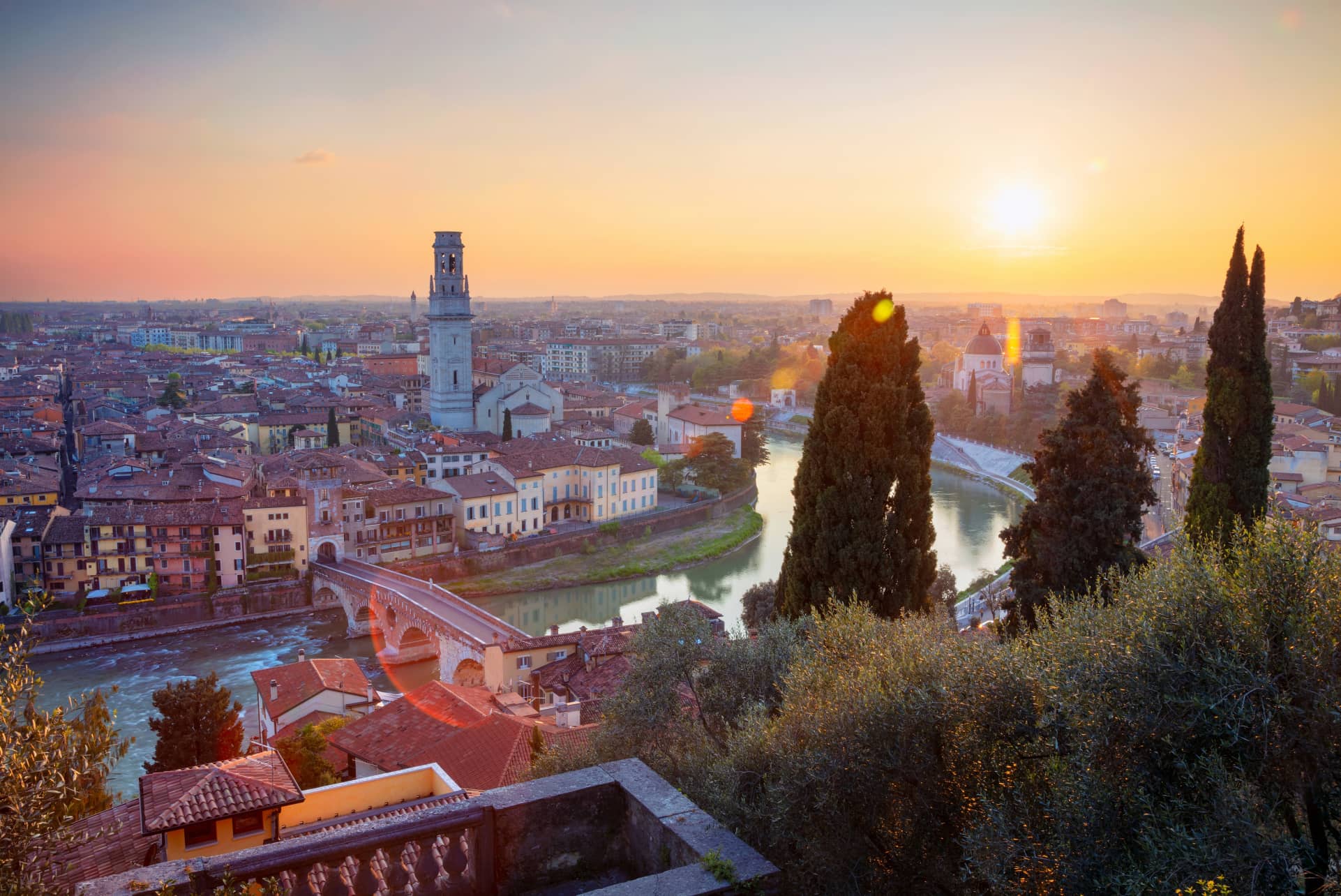 Die günstigsten Flüge von Weeze nach Verona