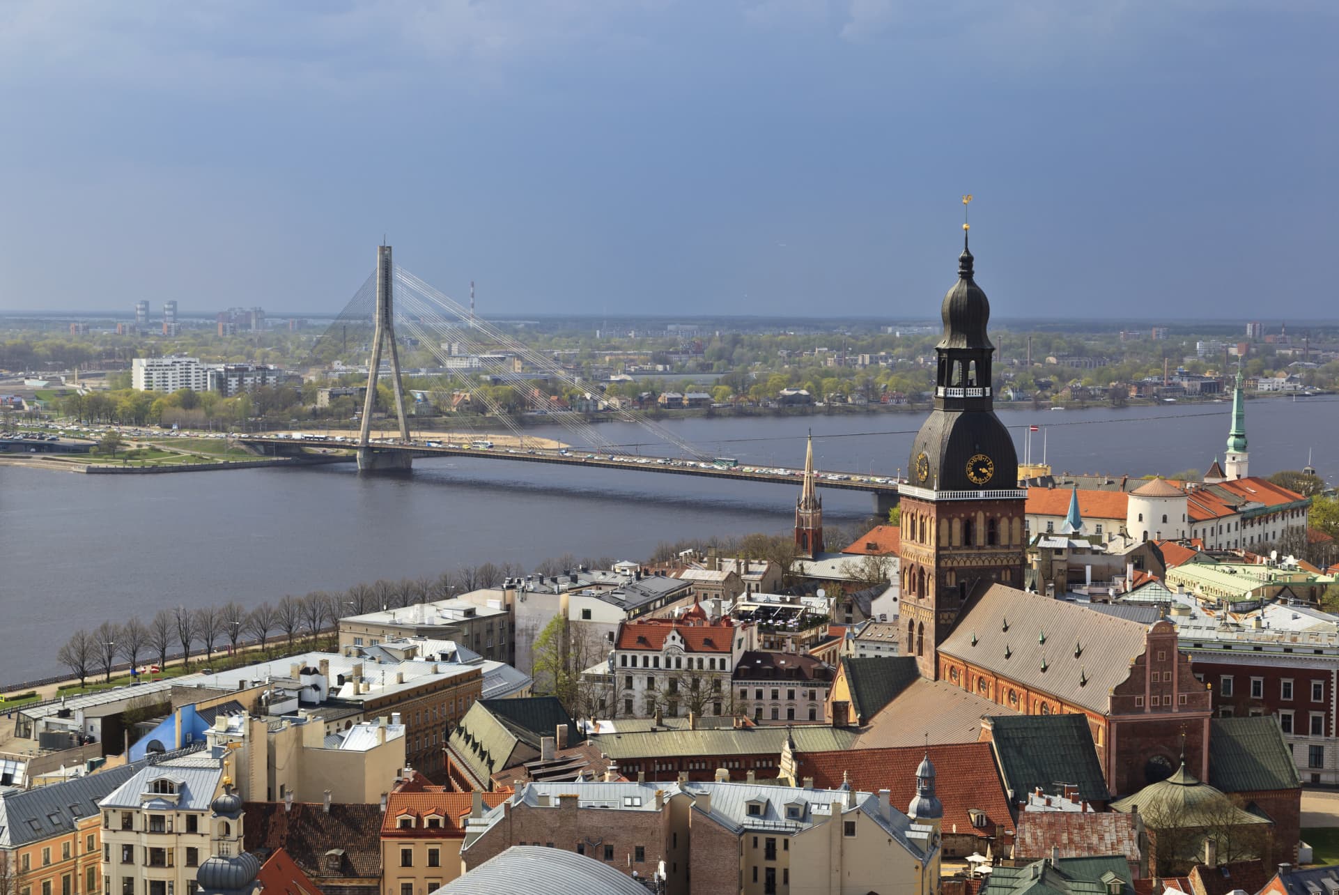 Die günstigsten Flüge von Basel nach Riga