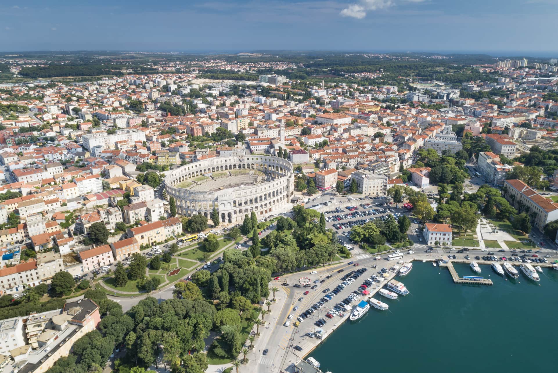 Die günstigsten Flüge von Weeze nach Pula