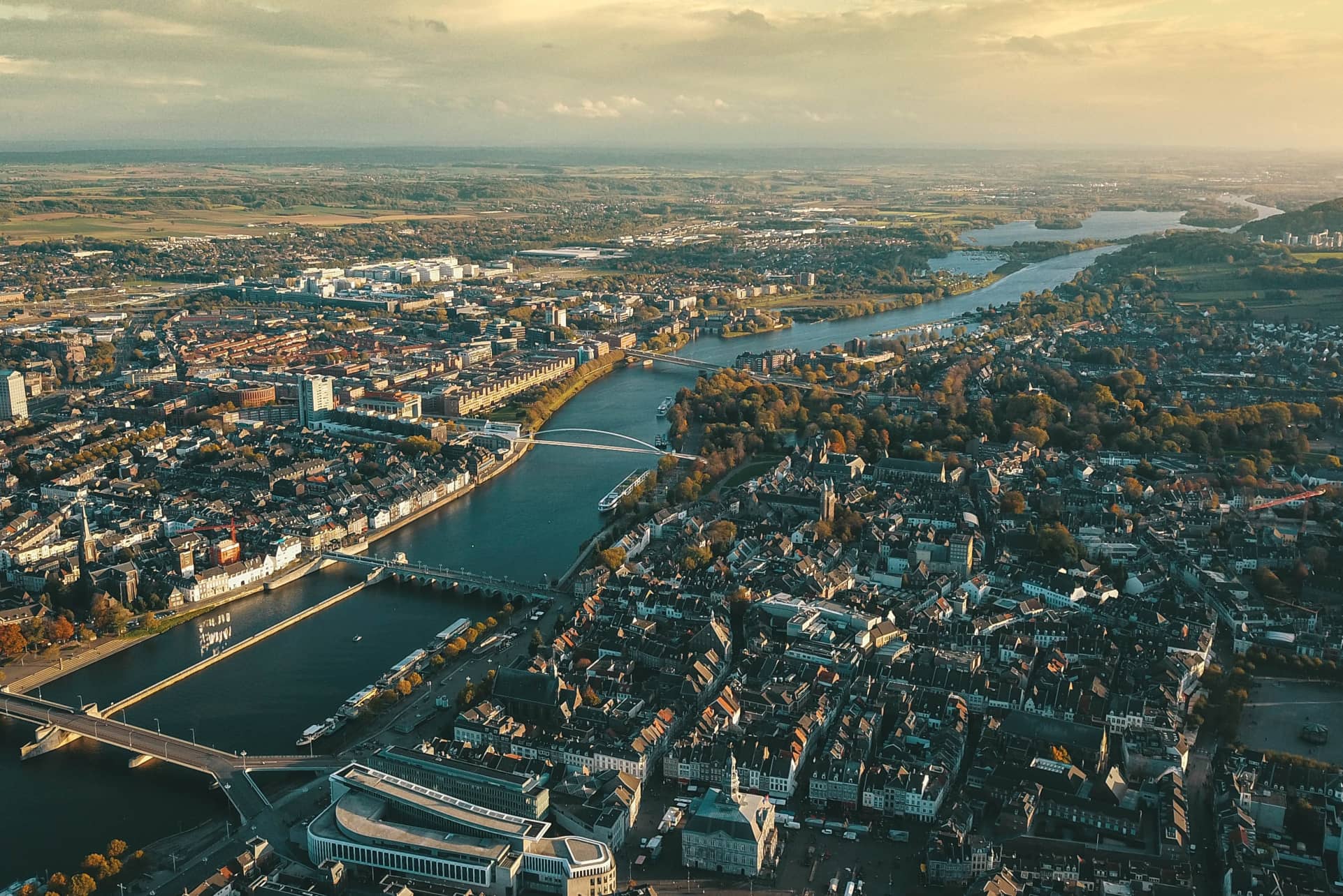 Die günstigsten Flüge von Basel nach Maastricht