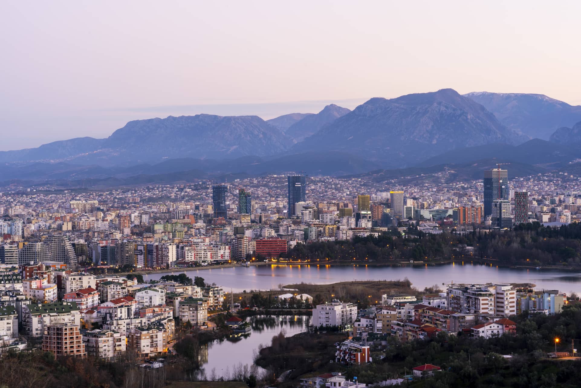 Die günstigsten Flüge von Memmingen nach Tirana