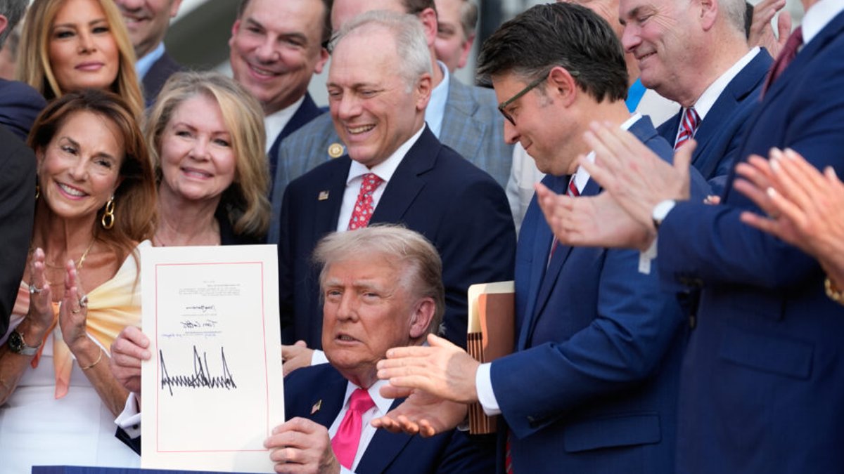 U.S. to cut Medicaid for legal immigrants starting October U.S. to cut Medicaid for legal immigrants starting October - medicaid cuts
