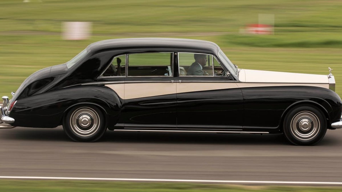 Iowa lawyer sentenced for Medicaid fraud involving wrecked Rolls-Royce - medicaid fraud rolls-royce