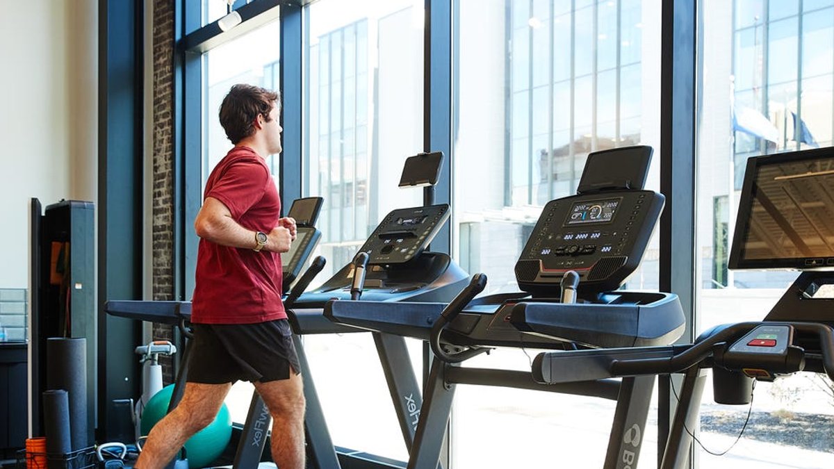 Study Finds Running Outside Requires More Energy Than on Treadmill - running outside energy