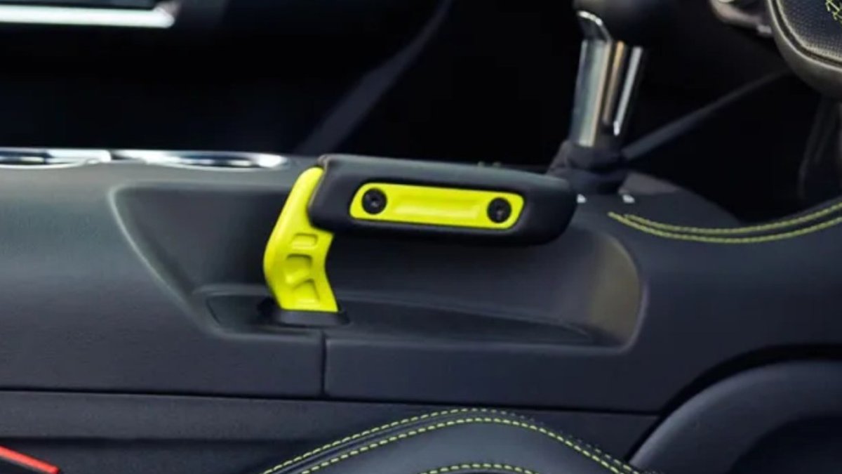 Drivers still value the disappearing hand brake - hand brake