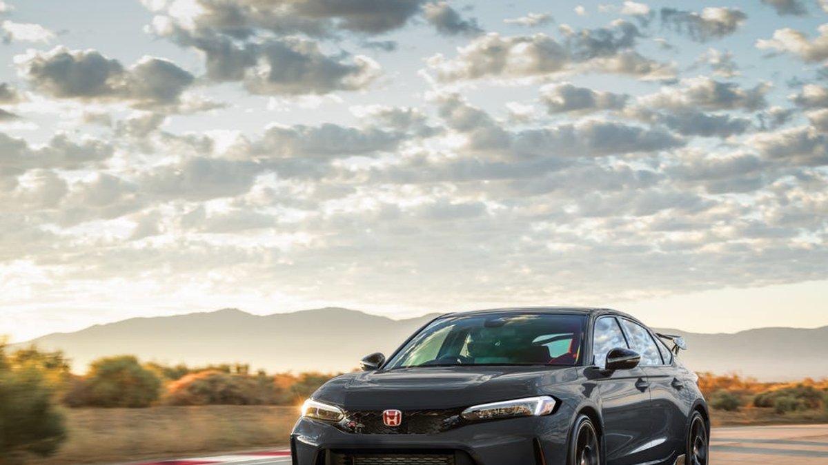 Honda Civic Type R gains heated seats, sharper handling - honda civic type r
