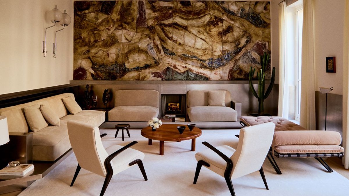 Paris Pied-à-Terre Redesign Draws on 1960s Novel - paris pied-à-terre