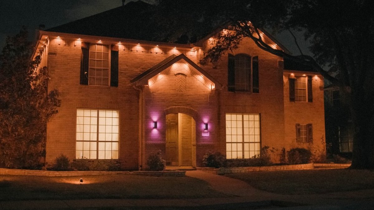 Smart lighting transforms Halloween decor into cinematic horror scenes - smart lighting halloween